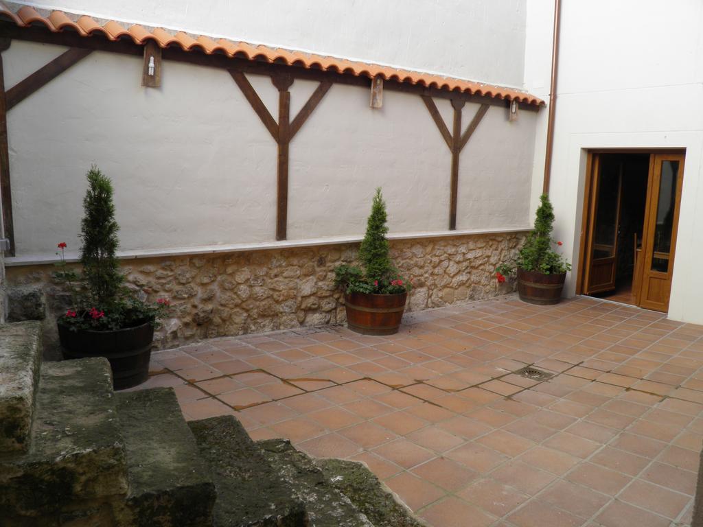 Apartamentos Turisticos Peñafiel Exterior foto